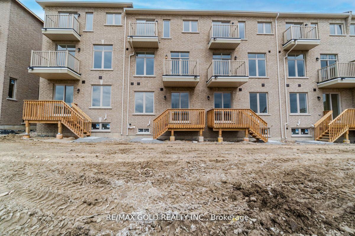 Photo 36 of 18 Andress Way, Markham, Cedarwood — HOMEH