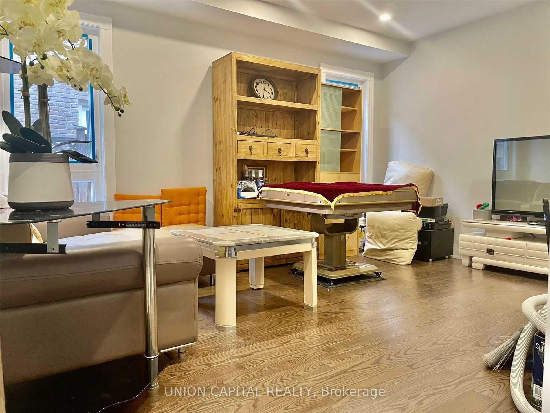 Photo 6 of Unit Upper, 121 Stargell Crescent, Markham, Raymerville — HOMEH