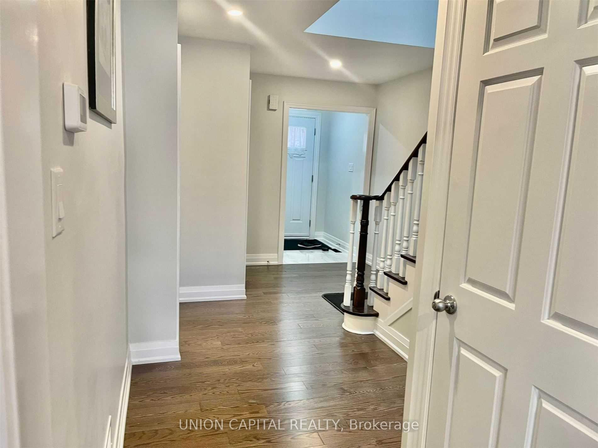 Photo 17 of Unit Upper, 121 Stargell Crescent, Markham, Raymerville — HOMEH