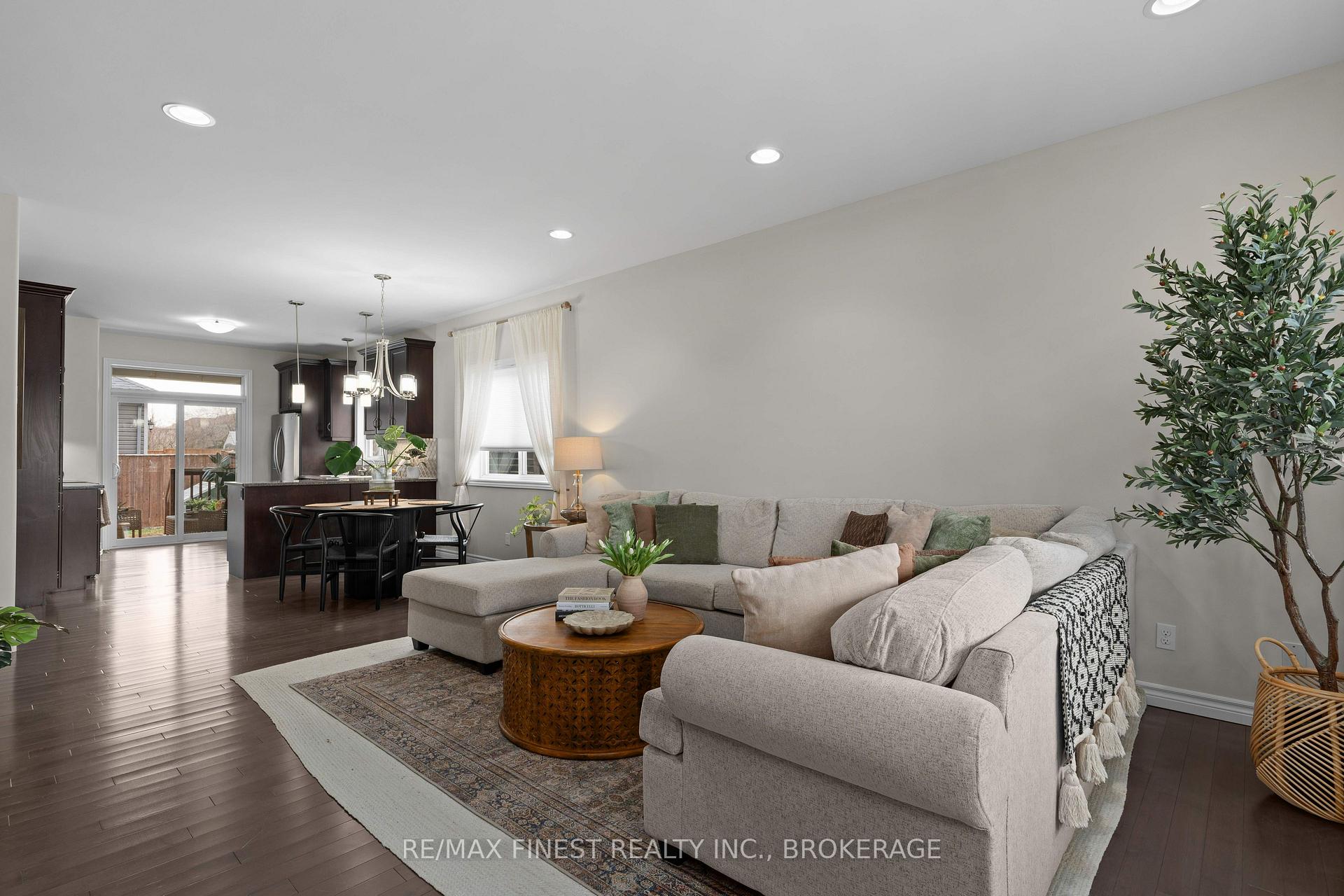 Photo 5 of 956 Blossom Street, Kingston, City Northwest — HOMEH