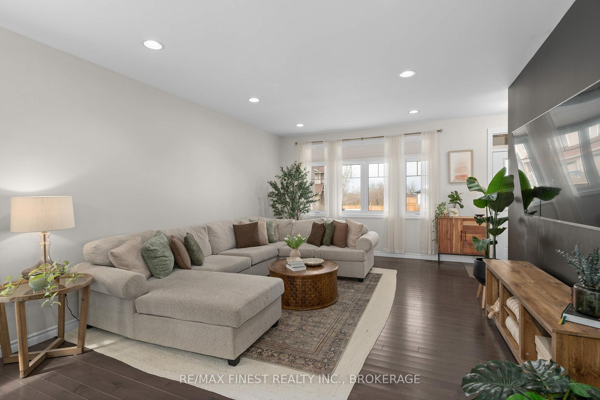 Photo 7 of 956 Blossom Street, Kingston, City Northwest — HOMEH
