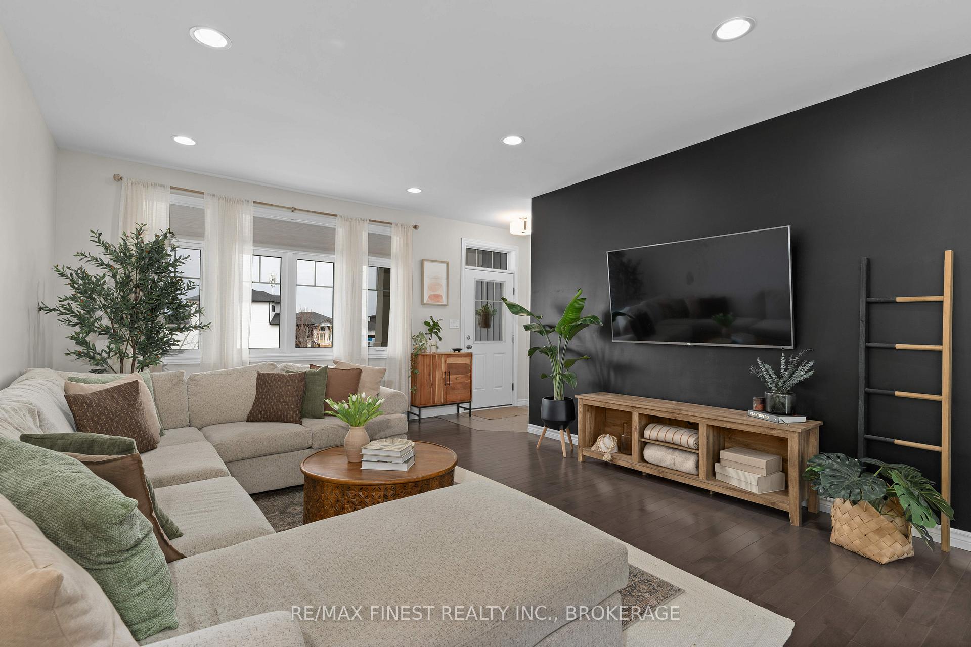 Photo 8 of 956 Blossom Street, Kingston, City Northwest — HOMEH