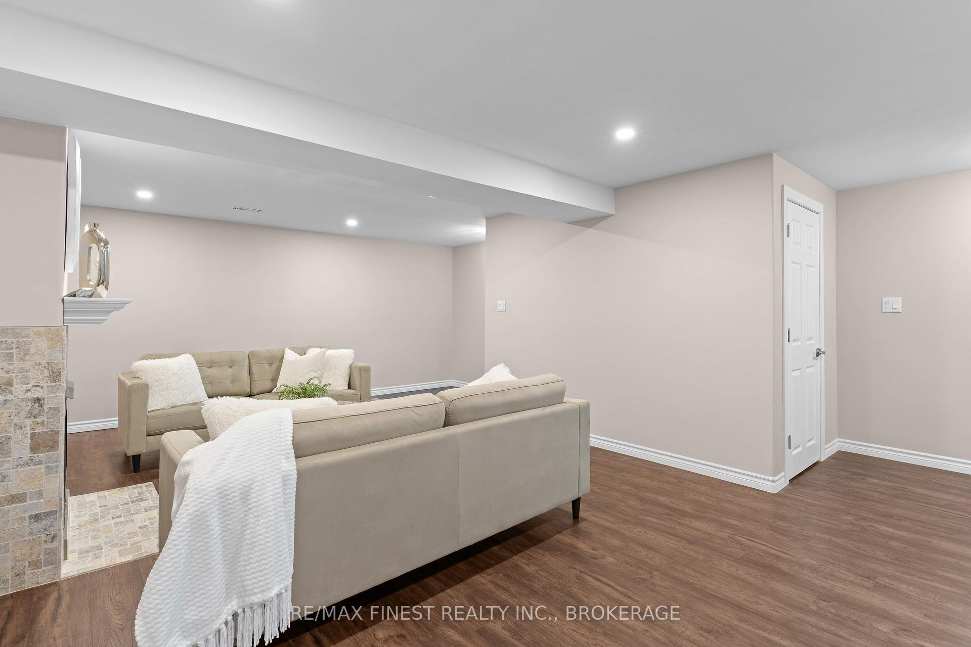 Photo 31 of 956 Blossom Street, Kingston, City Northwest — HOMEH