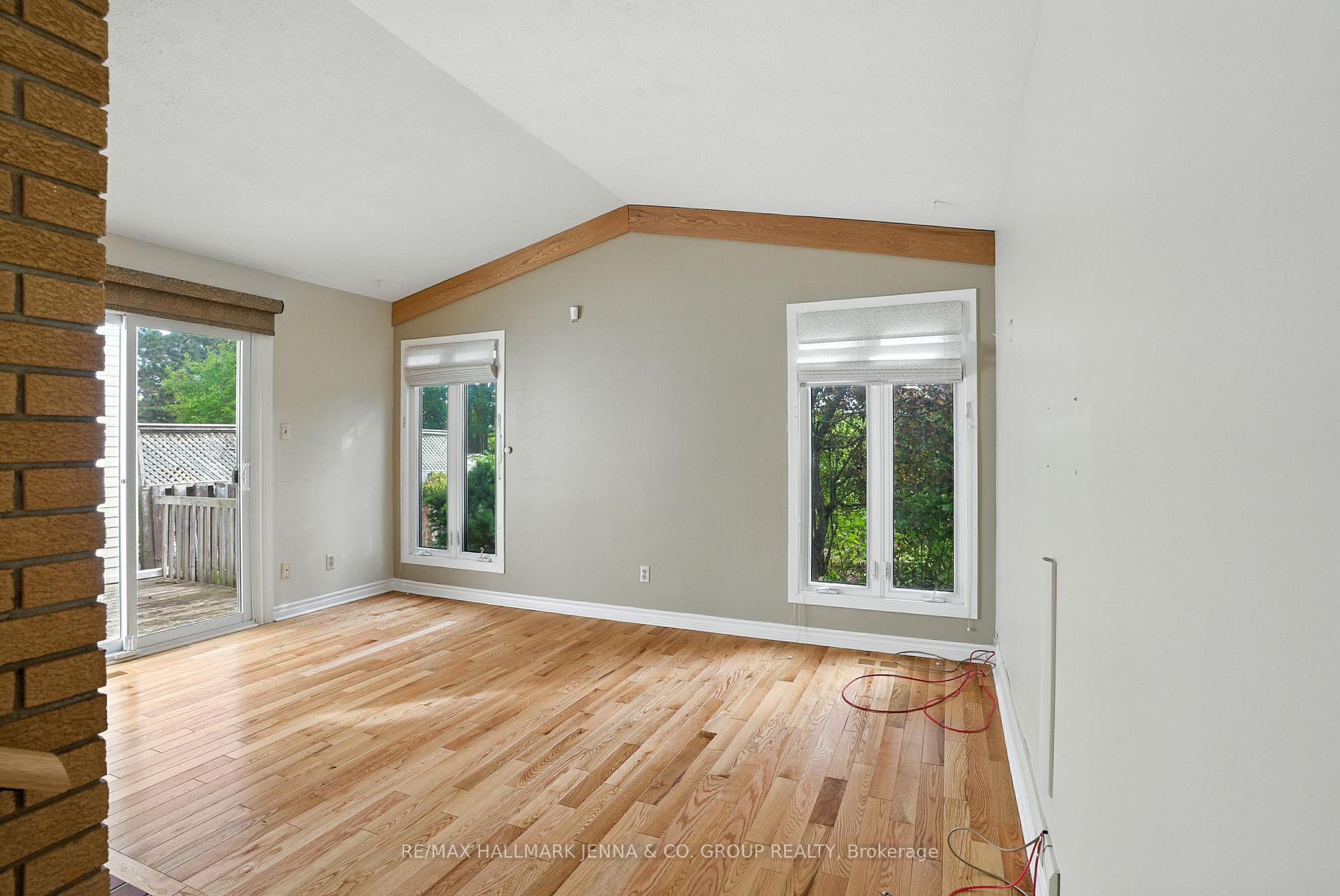 Photo 14 of 1115 St Emmanuel Terrace, Ottawa, Convent Glen North — HOMEH
