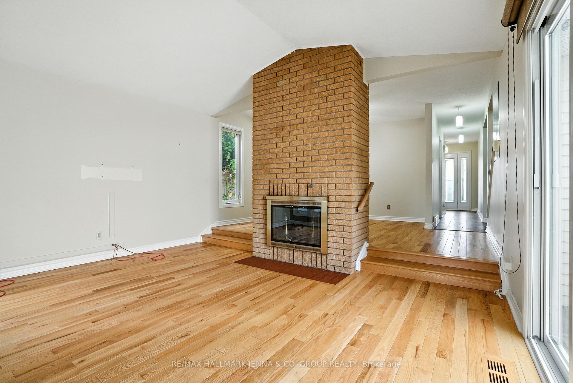 Photo 16 of 1115 St Emmanuel Terrace, Ottawa, Convent Glen North — HOMEH