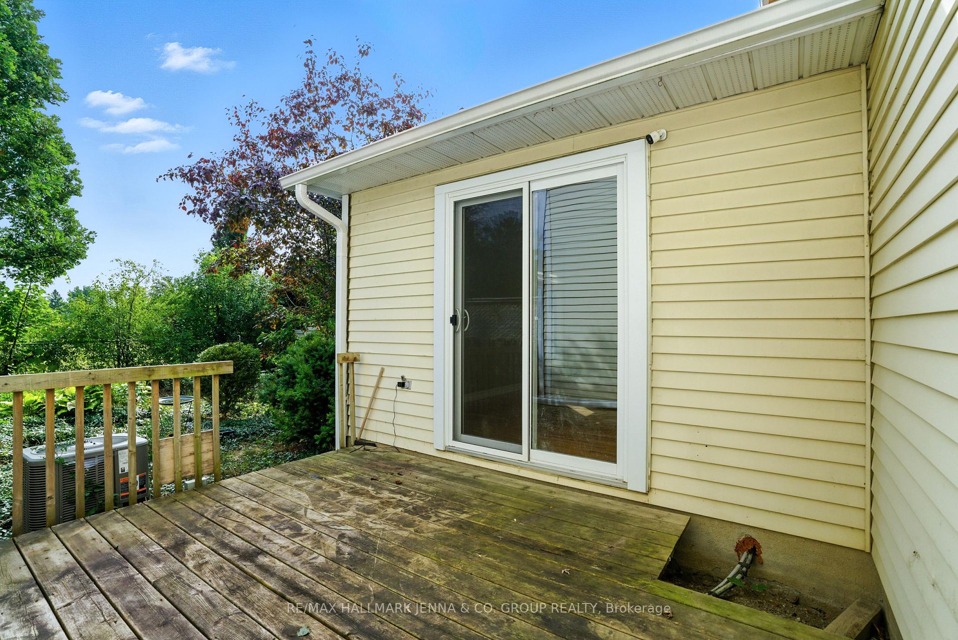 Photo 25 of 1115 St Emmanuel Terrace, Ottawa, Convent Glen North — HOMEH