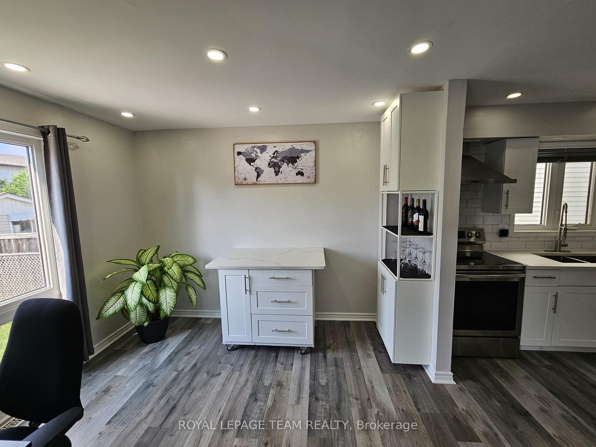 Photo 13 of 1891 Longman Crescent, Ottawa, Chateauneuf — HOMEH