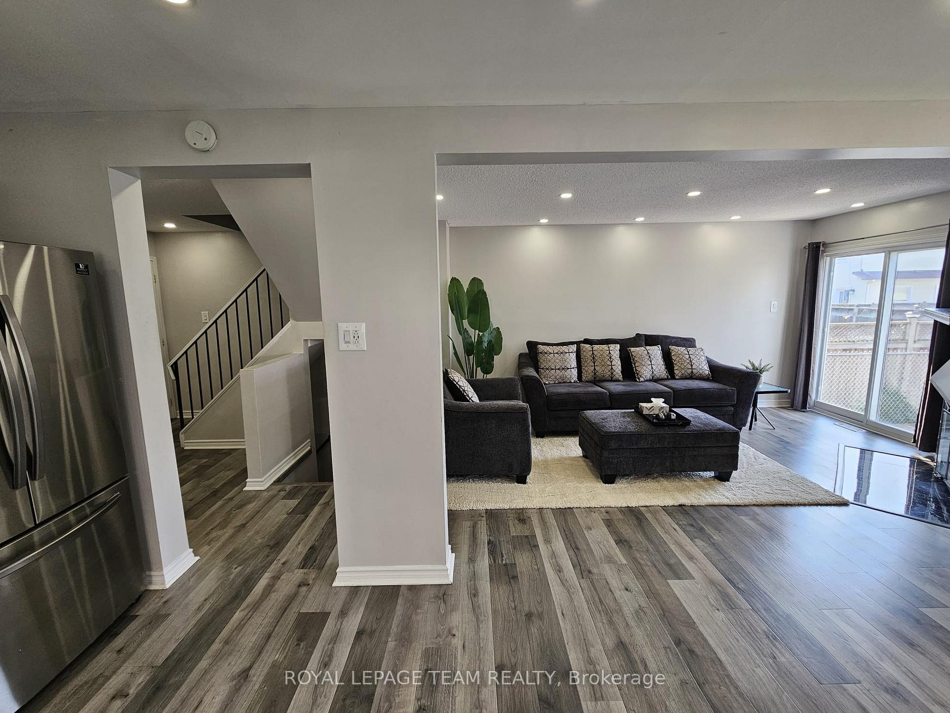 Photo 14 of 1891 Longman Crescent, Ottawa, Chateauneuf — HOMEH