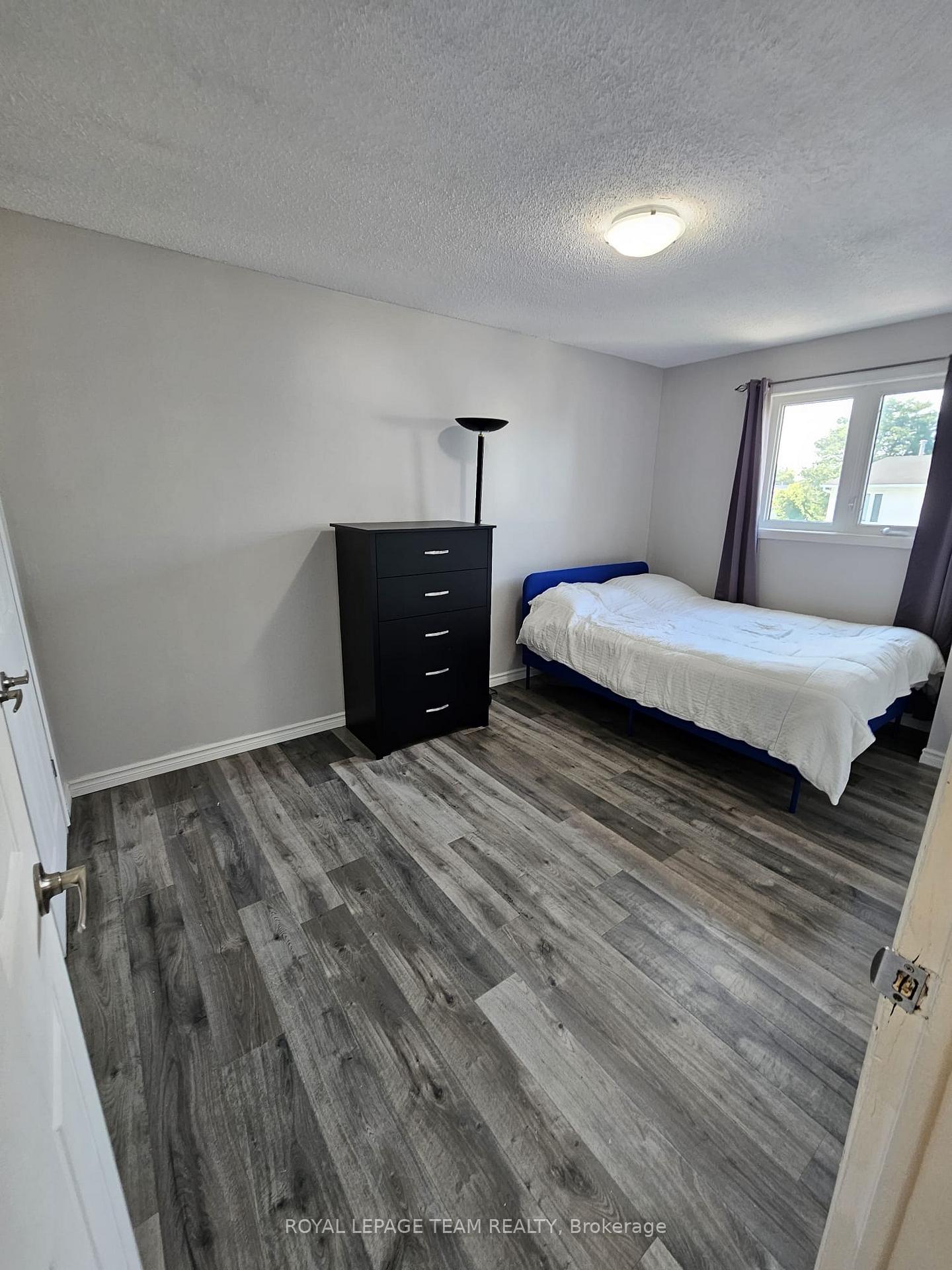 Photo 19 of 1891 Longman Crescent, Ottawa, Chateauneuf — HOMEH