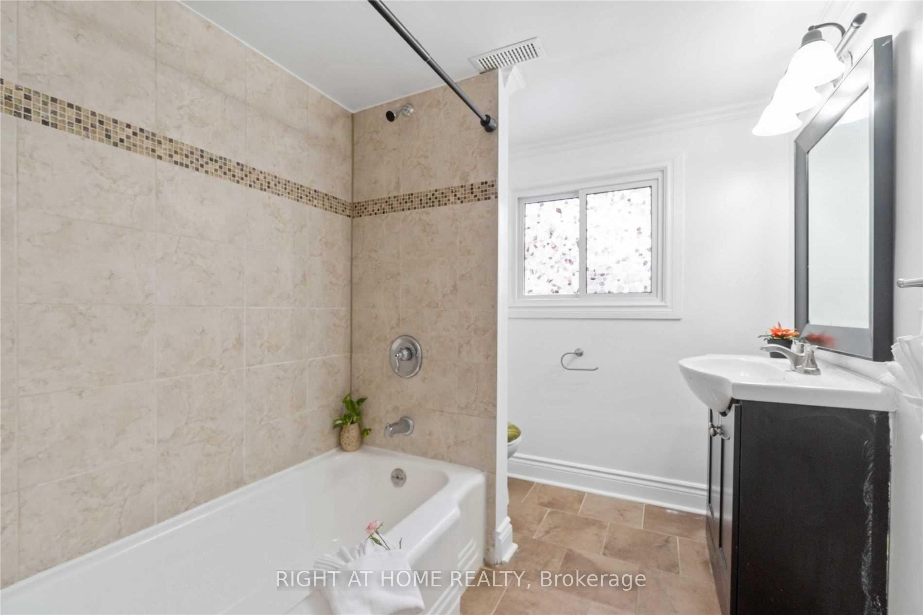 Photo 6 of 19 Burk Street, Oshawa, Vanier — HOMEH