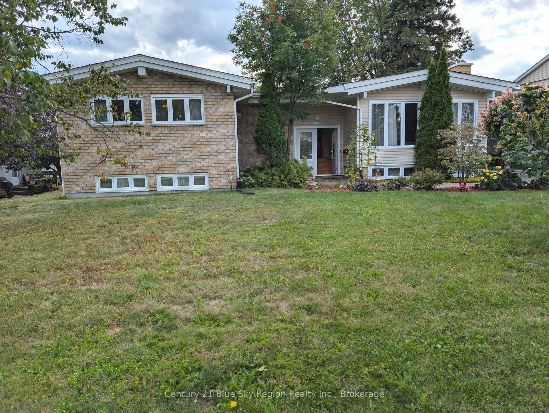 Front of 734 Birchwood Road