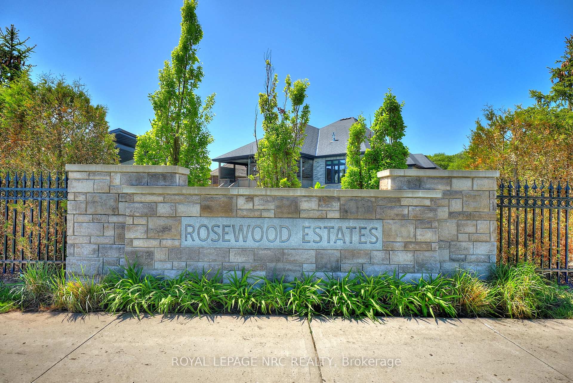 Photo 3 of 62 Rosewood Crescent, Pelham, Fonthill — HOMEH
