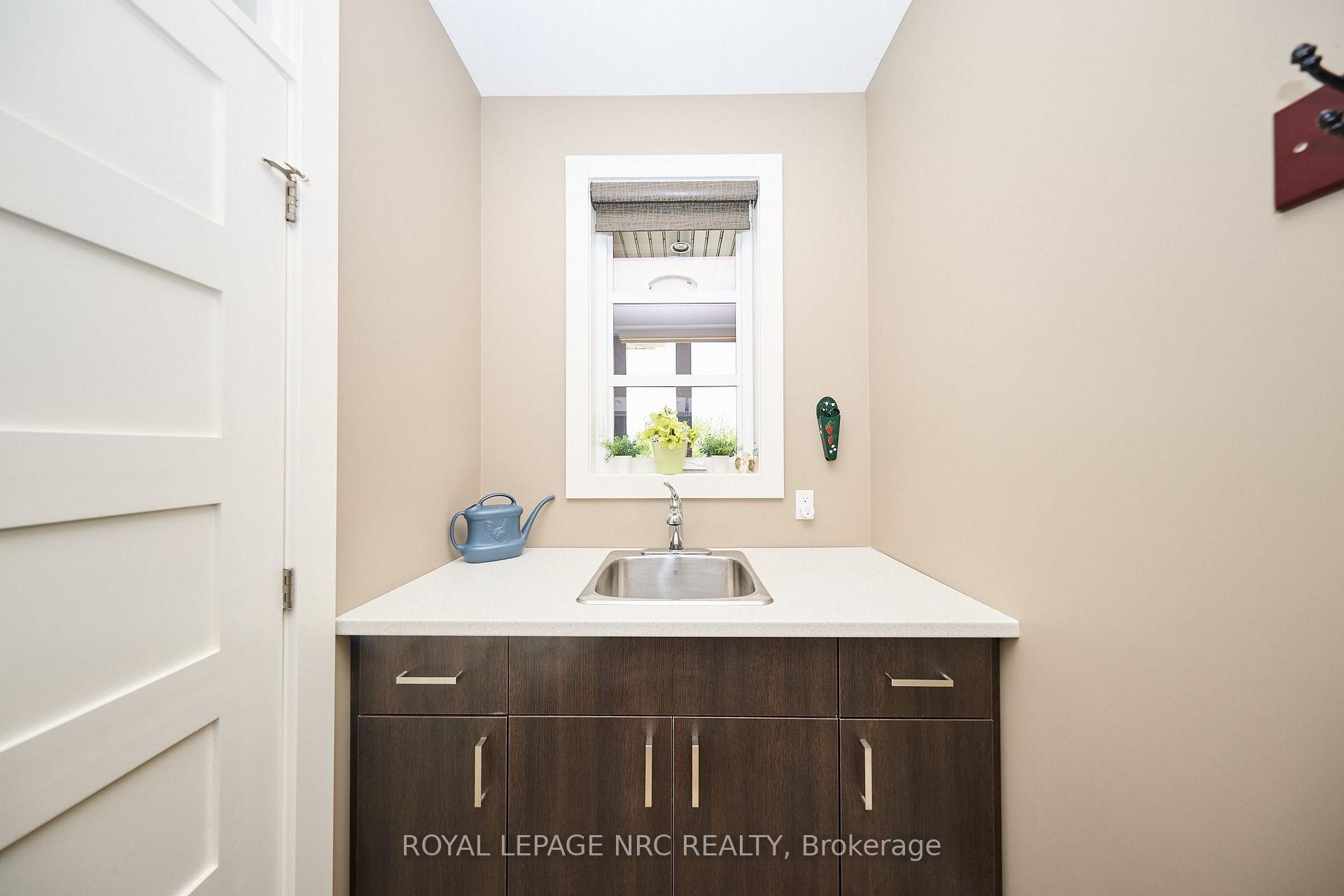 Photo 18 of 62 Rosewood Crescent, Pelham, Fonthill — HOMEH