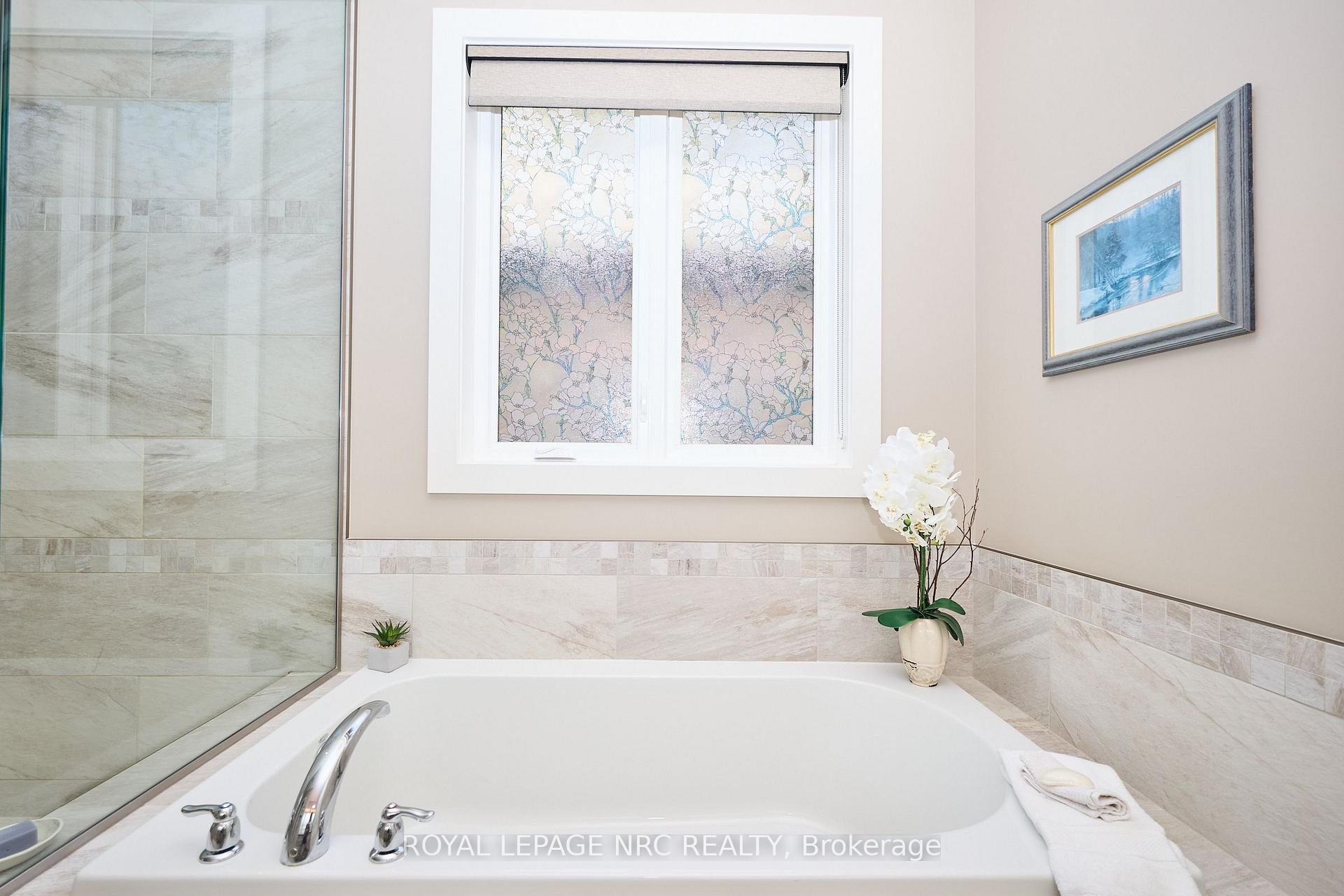 Photo 38 of 62 Rosewood Crescent, Pelham, Fonthill — HOMEH