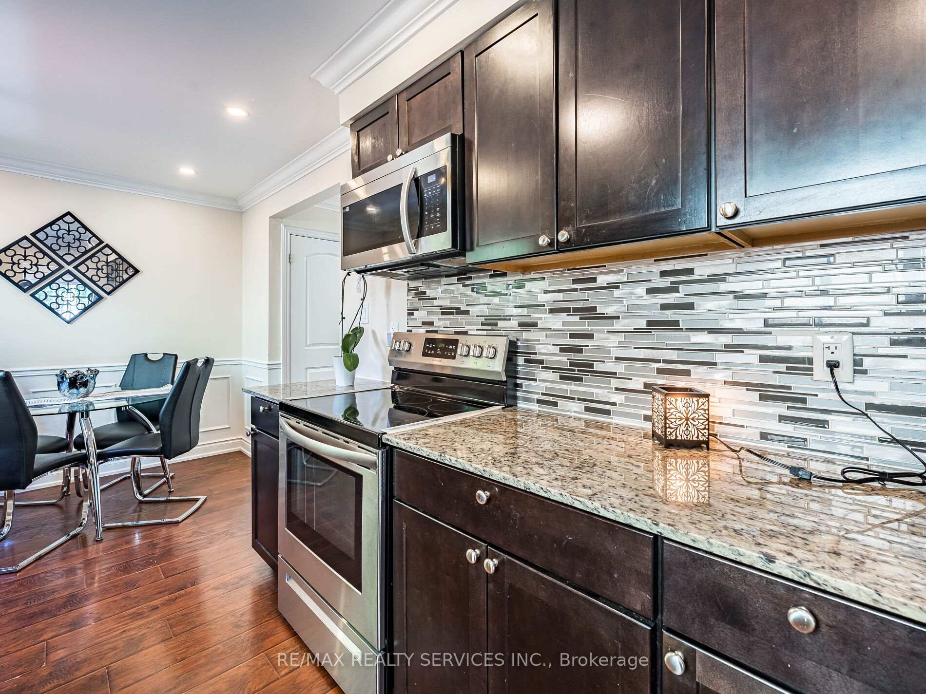 Photo 10 of 312 Killarney Court, Oshawa, Lakeview — HOMEH