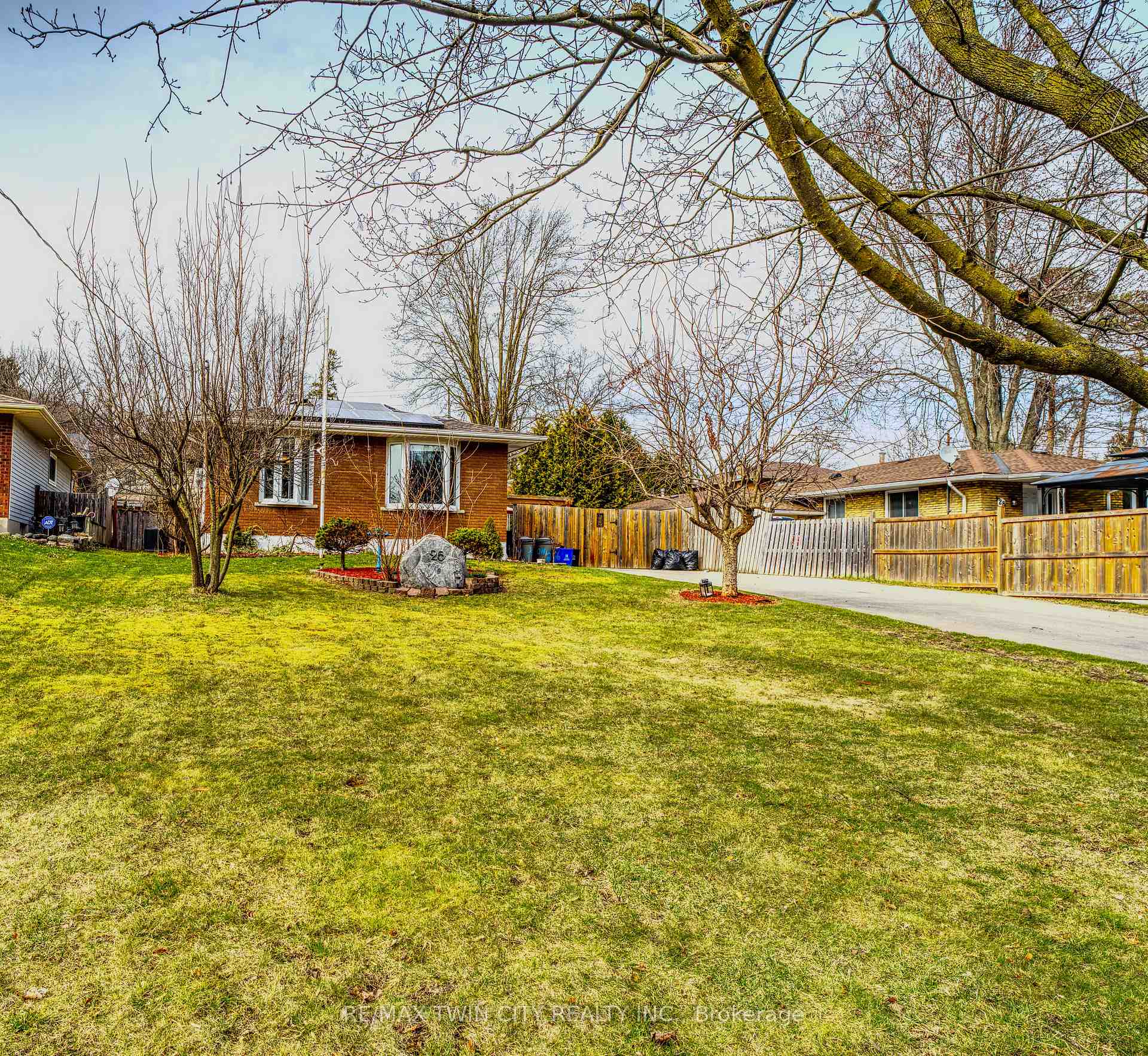 Photo 4 of 26 Ashton Drive, Norfolk, Simcoe — HOMEH