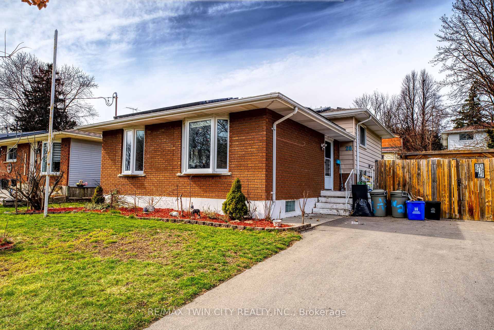 Photo 5 of 26 Ashton Drive, Norfolk, Simcoe — HOMEH