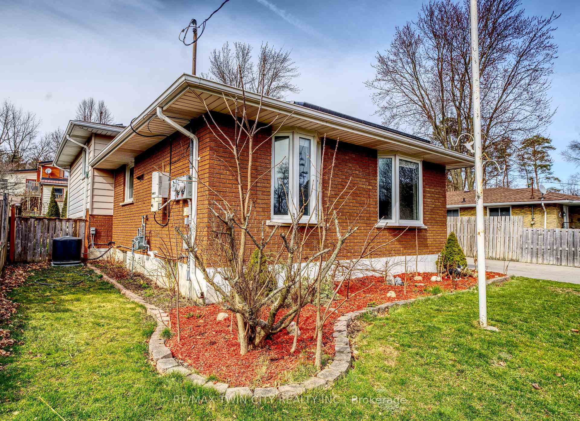 Photo 6 of 26 Ashton Drive, Norfolk, Simcoe — HOMEH