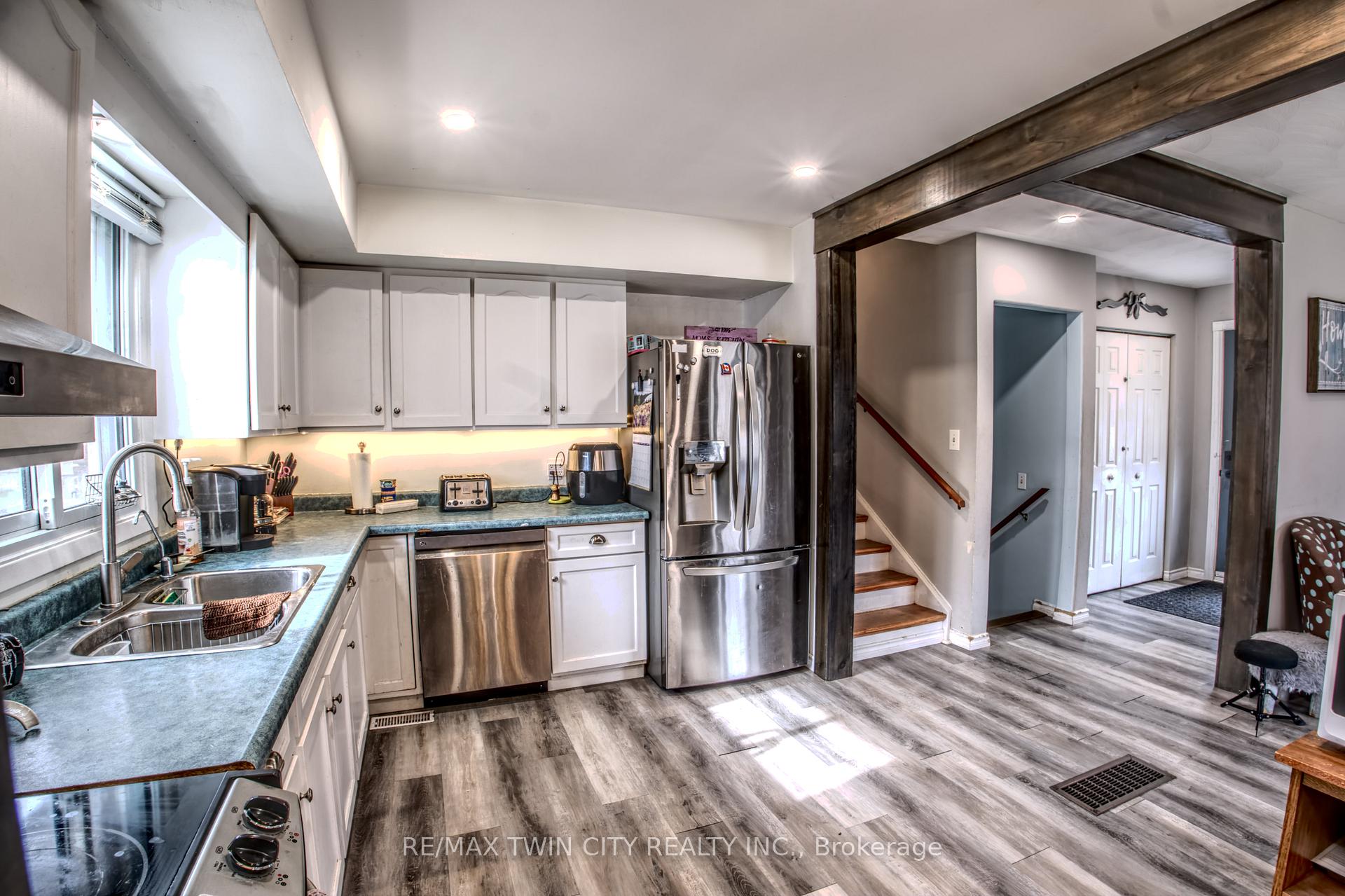 Photo 12 of 26 Ashton Drive, Norfolk, Simcoe — HOMEH