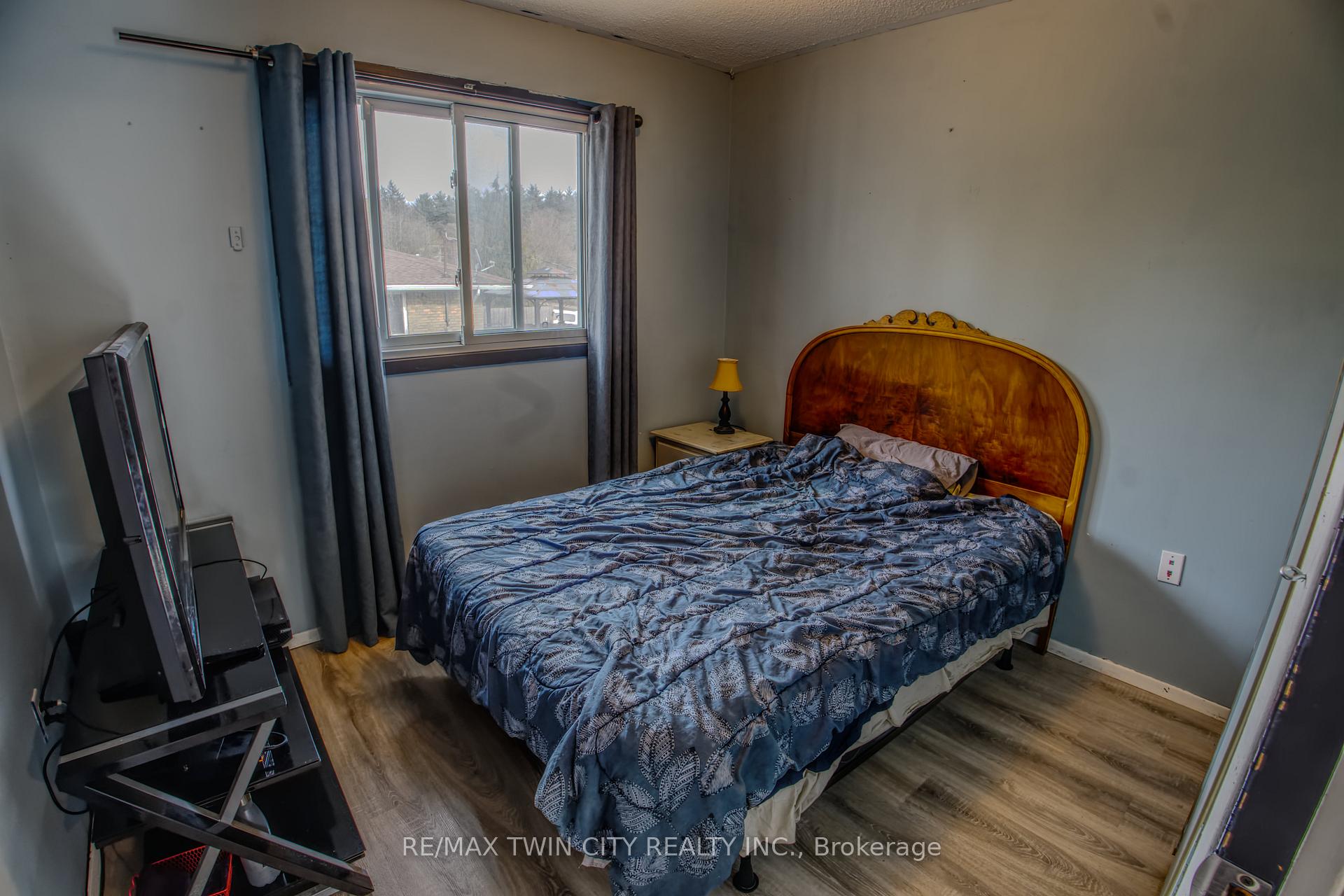 Photo 21 of 26 Ashton Drive, Norfolk, Simcoe — HOMEH