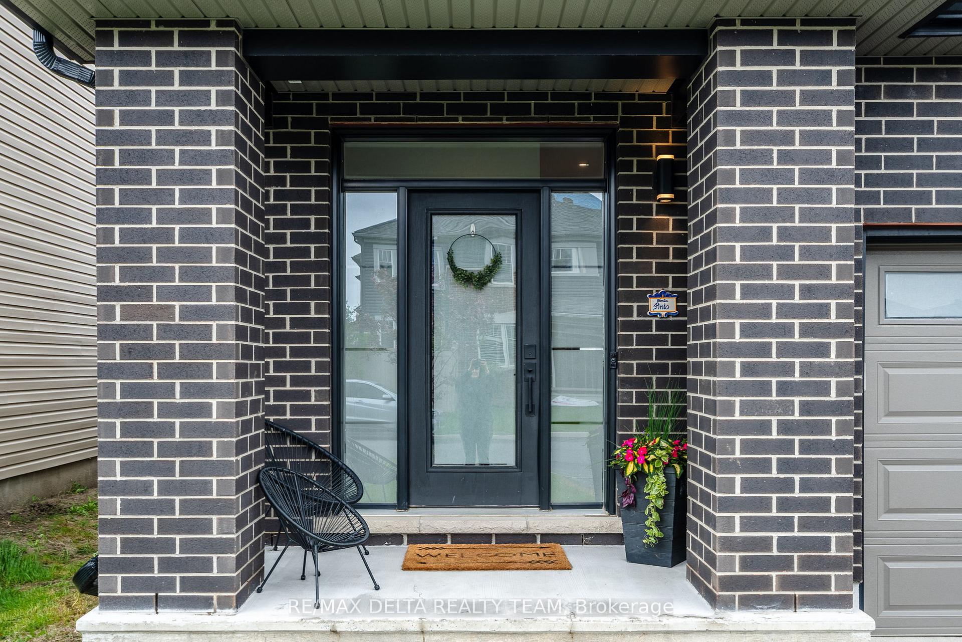 Photo 2 of 252 Aquarium Avenue, Ottawa, Avalon West — HOMEH