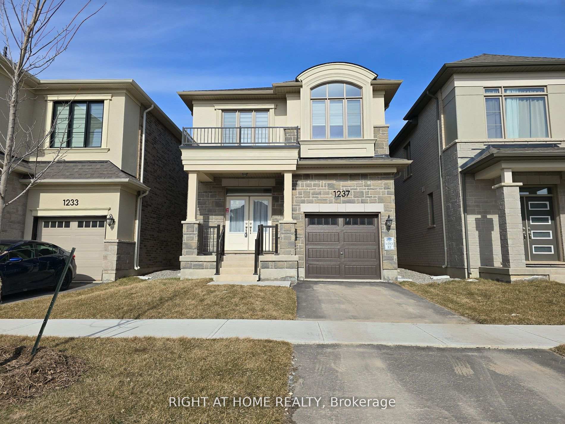 Front of 1237 Trudeau Drive