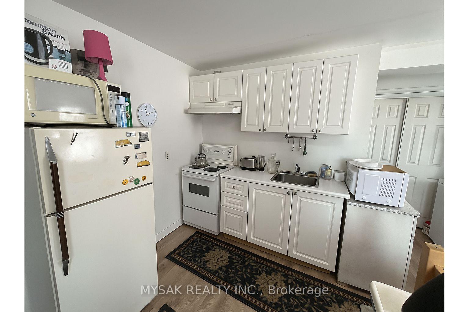 Photo 3 of 81 Peter Street S, Orillia — HOMEH