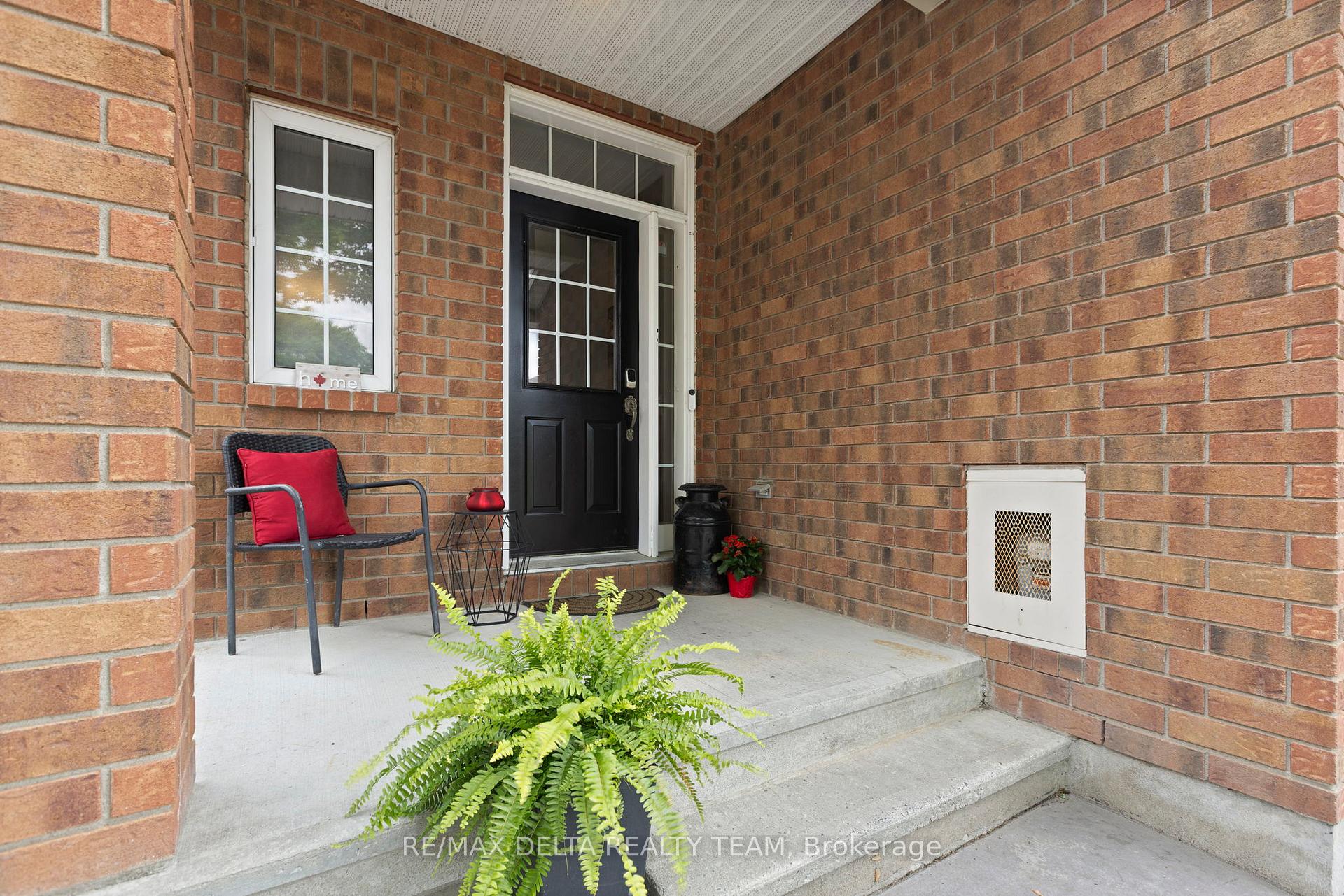 Photo 2 of 2070 Melette Crescent, Ottawa, Avalon East — HOMEH