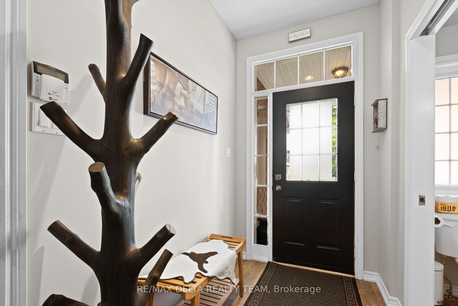 Photo 3 of 2070 Melette Crescent, Ottawa, Avalon East — HOMEH