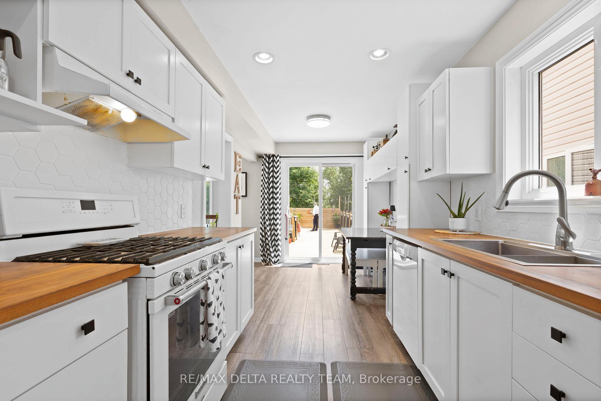 Photo 10 of 2070 Melette Crescent, Ottawa, Avalon East — HOMEH