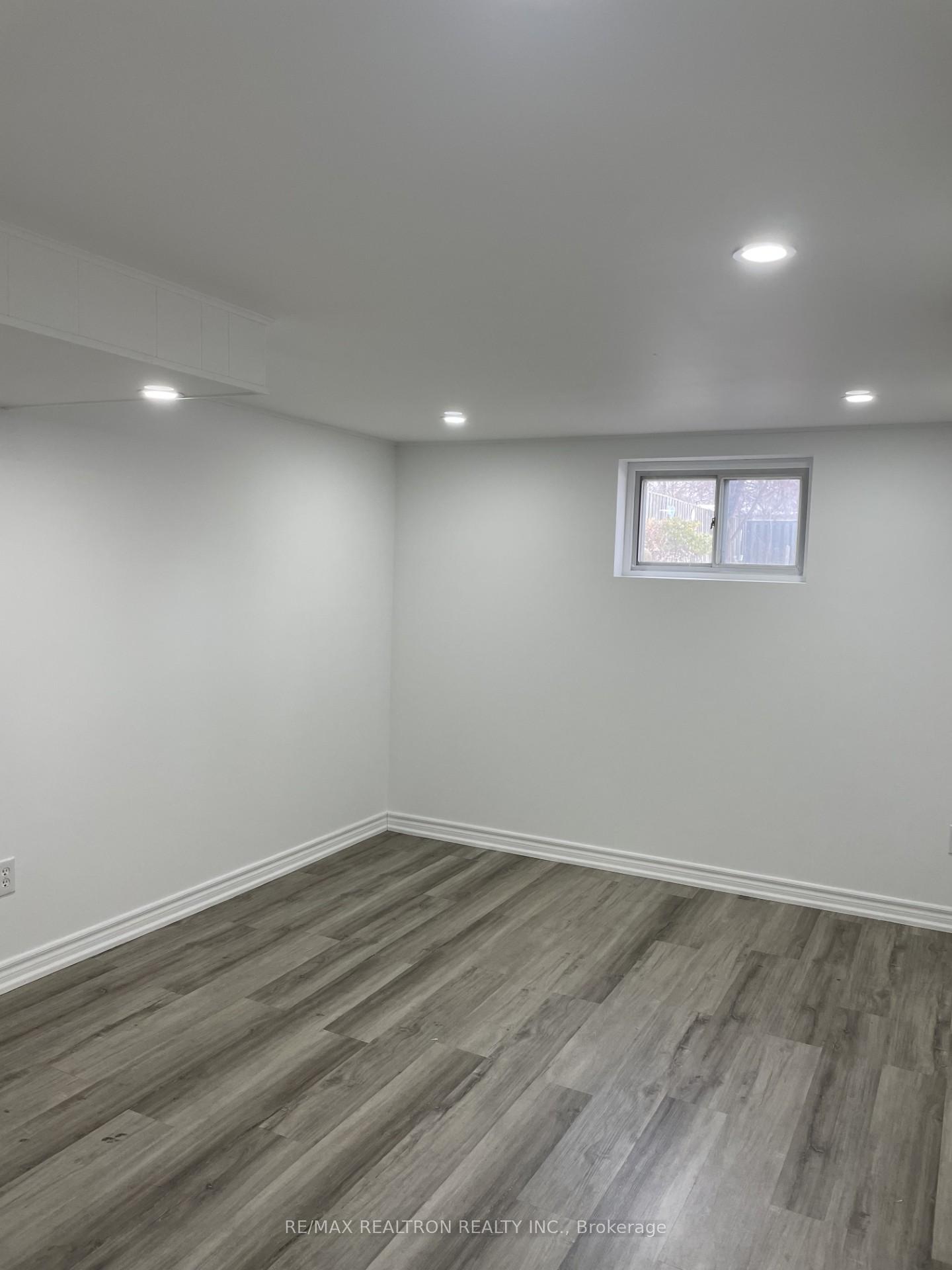 Photo 7 of 21 Honeybourne Crescent, Markham, Bullock — HOMEH
