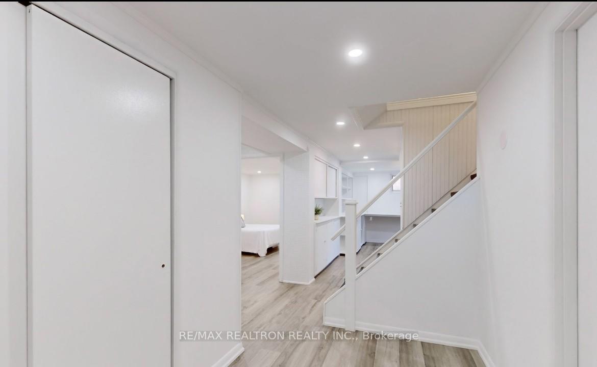 Photo 13 of 21 Honeybourne Crescent, Markham, Bullock — HOMEH