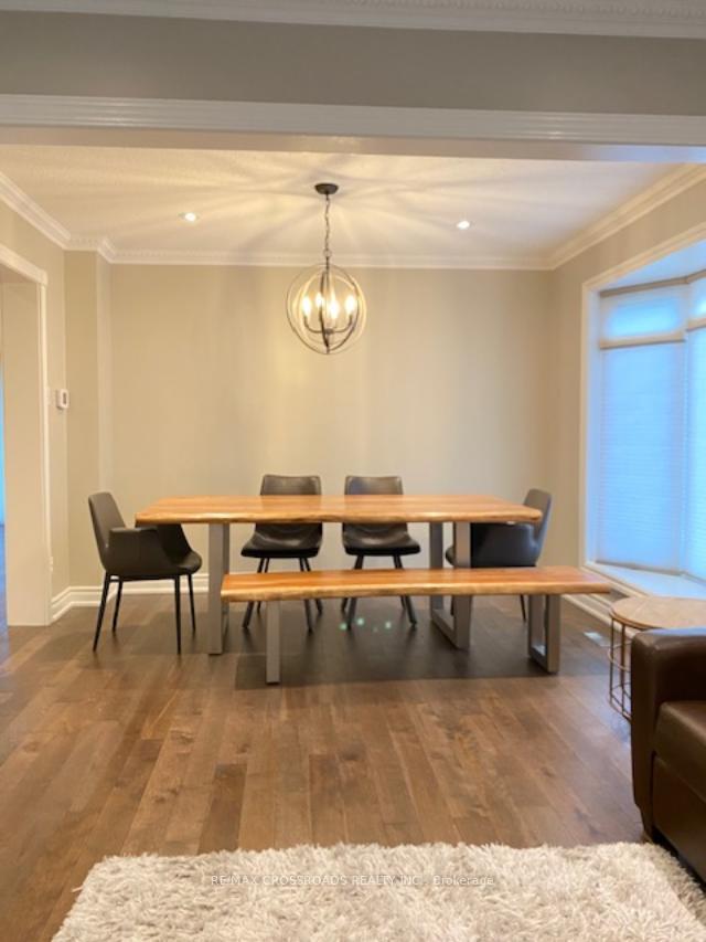 Photo 4 of 68 Innisbrook Crescent, Markham, Aileen-Willowbrook — HOMEH