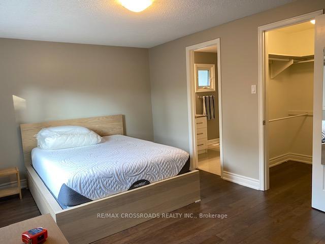 Photo 6 of 68 Innisbrook Crescent, Markham, Aileen-Willowbrook — HOMEH
