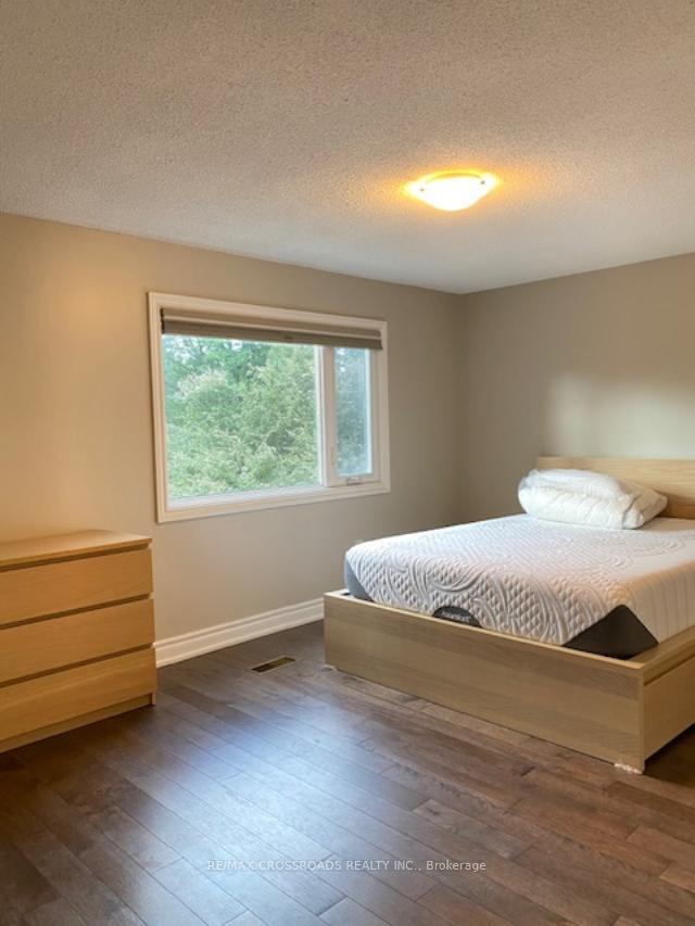 Photo 7 of 68 Innisbrook Crescent, Markham, Aileen-Willowbrook — HOMEH
