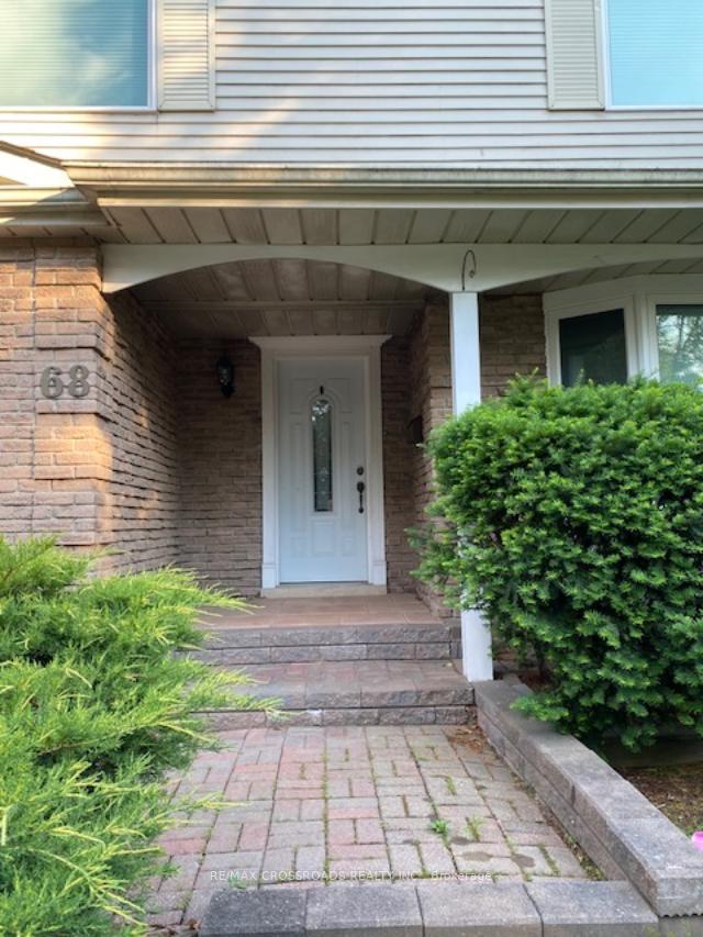 Photo 8 of 68 Innisbrook Crescent, Markham, Aileen-Willowbrook — HOMEH