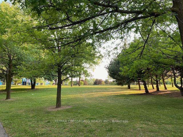 Photo 18 of 68 Innisbrook Crescent, Markham, Aileen-Willowbrook — HOMEH