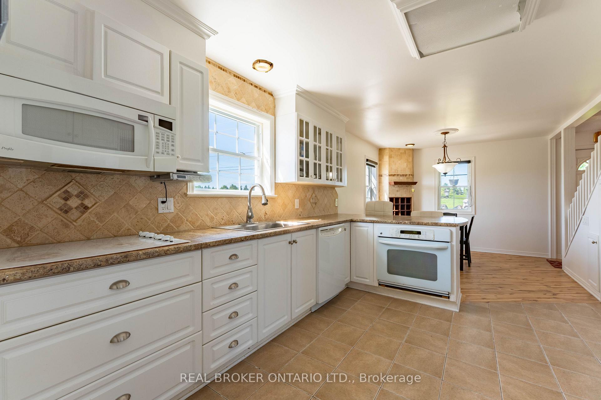 Photo 4 of 3449 Sarsfield Road, Ottawa, Cumberland West — HOMEH