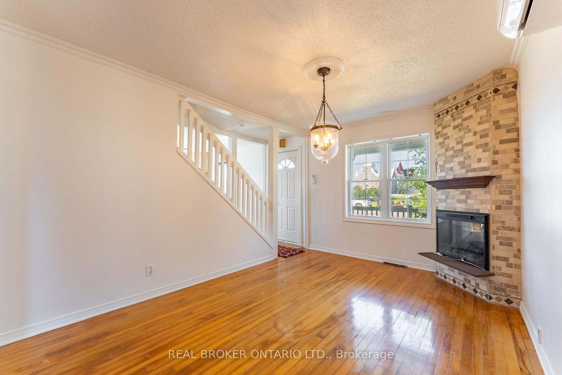 Photo 13 of 3449 Sarsfield Road, Ottawa, Cumberland West — HOMEH