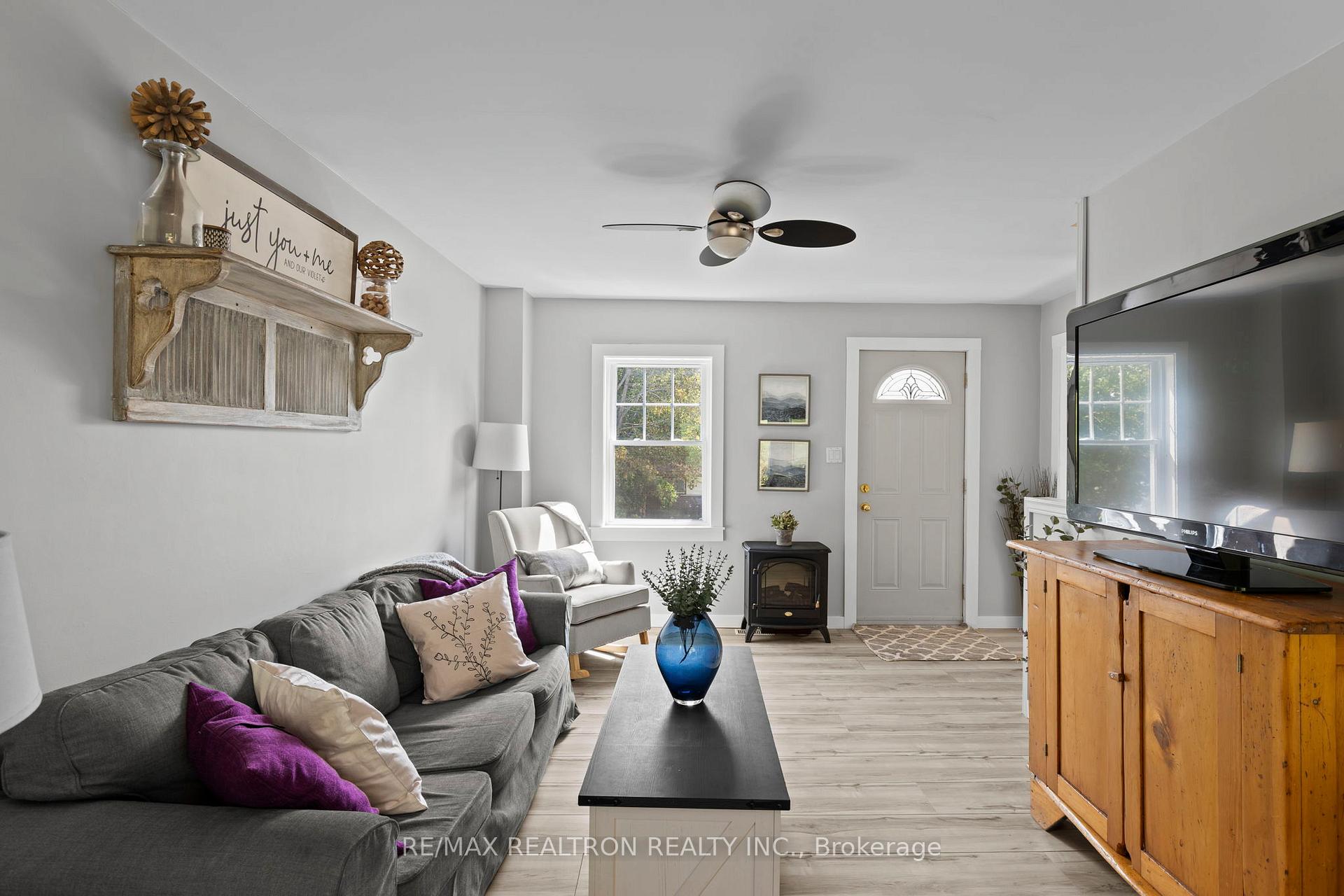 Photo 5 of 370 Arthur Street, Orillia — HOMEH