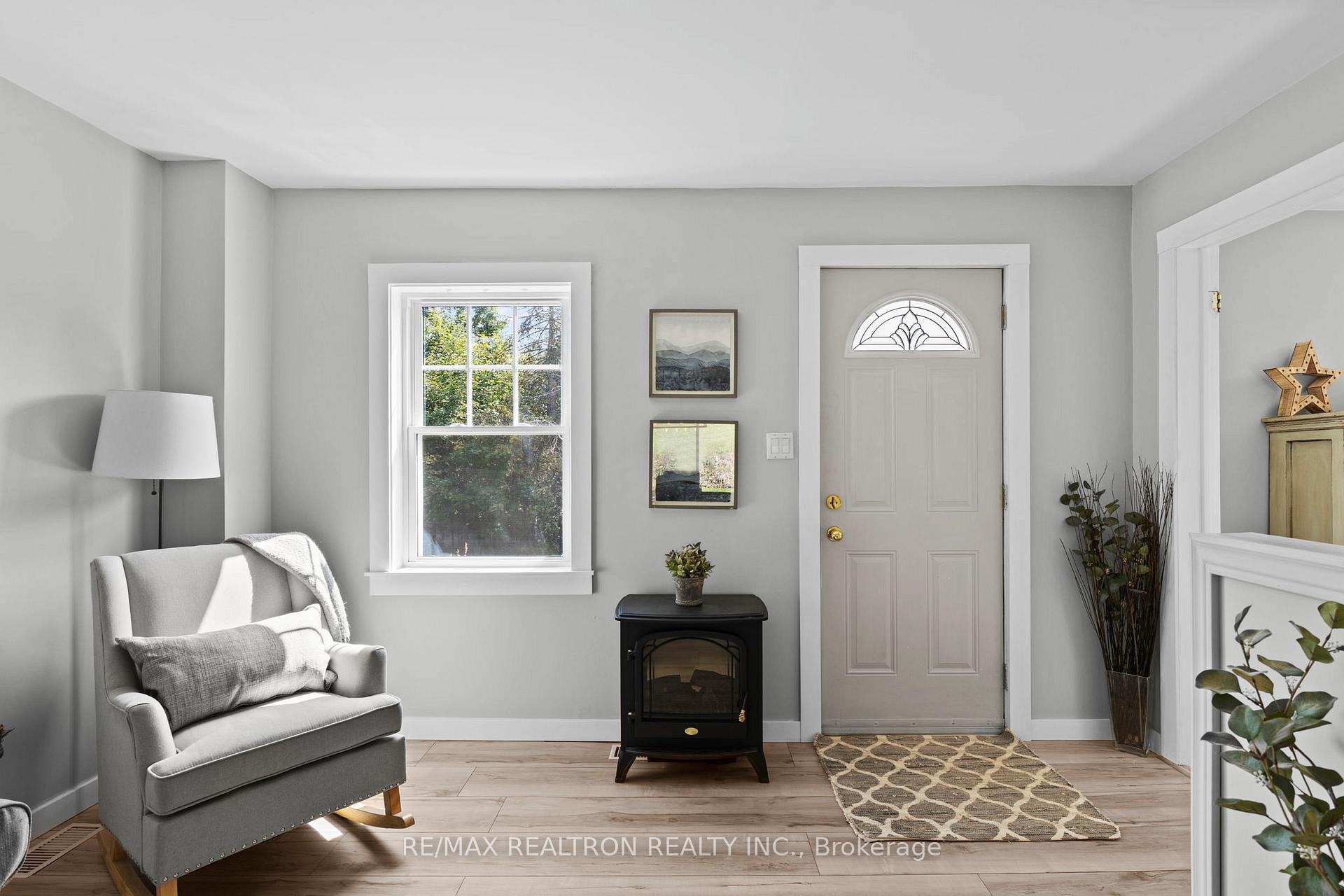 Photo 6 of 370 Arthur Street, Orillia — HOMEH