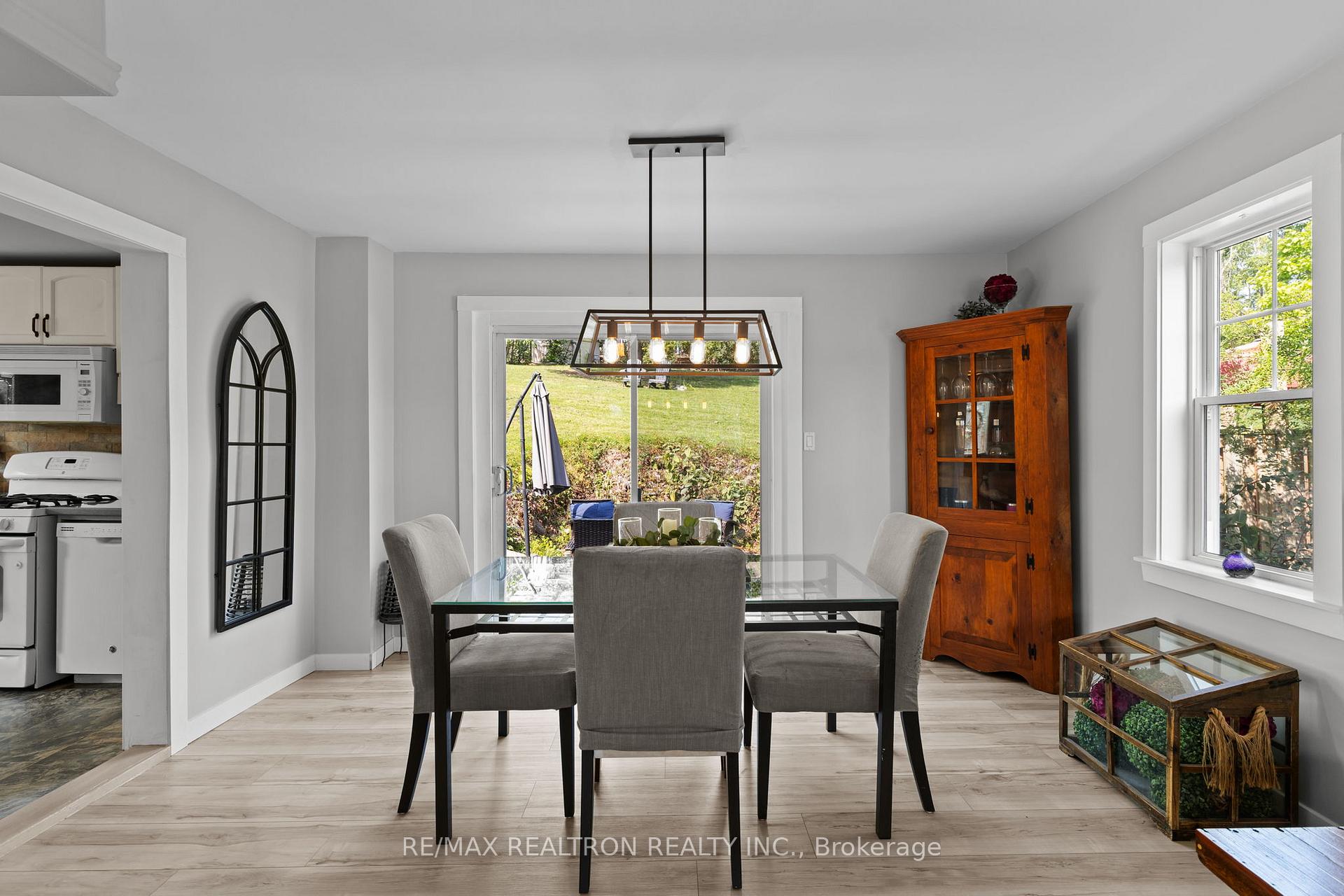 Photo 12 of 370 Arthur Street, Orillia — HOMEH