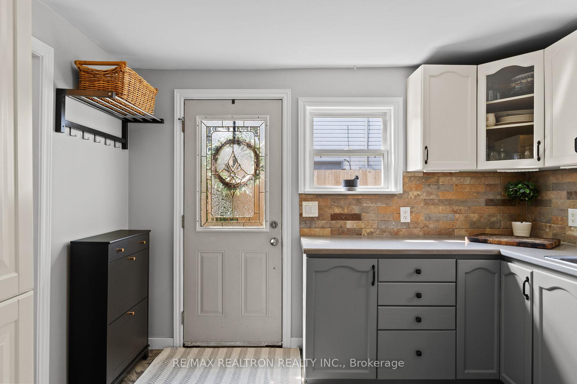 Photo 18 of 370 Arthur Street, Orillia — HOMEH