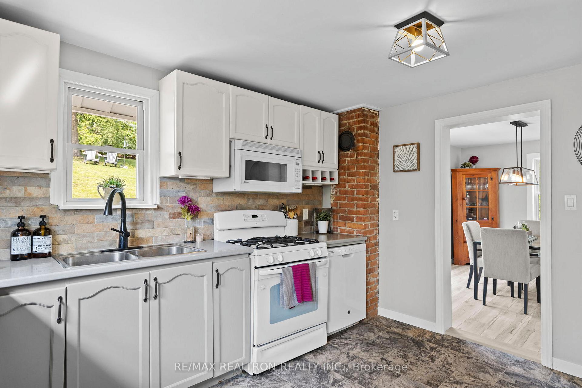 Photo 19 of 370 Arthur Street, Orillia — HOMEH