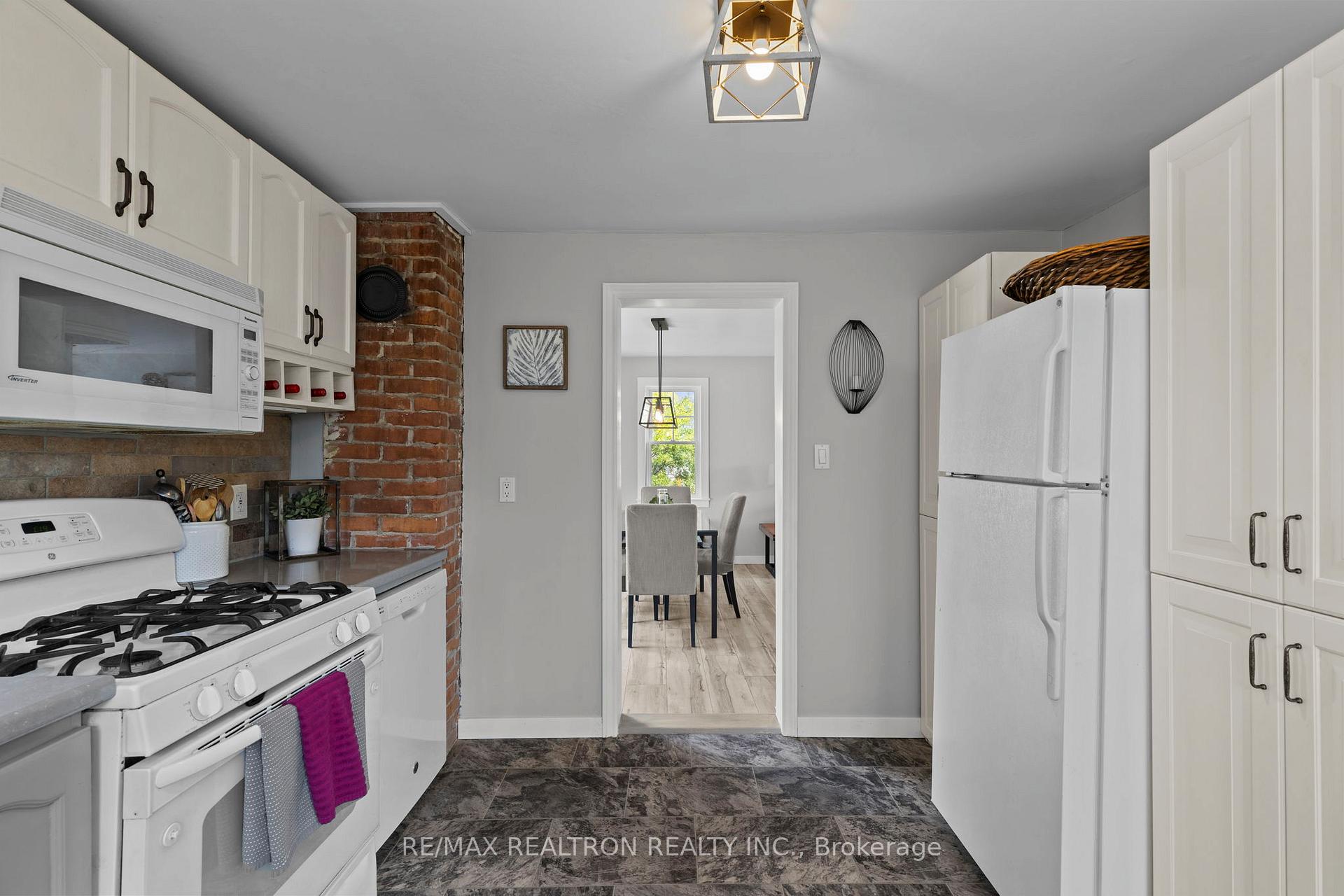 Photo 20 of 370 Arthur Street, Orillia — HOMEH