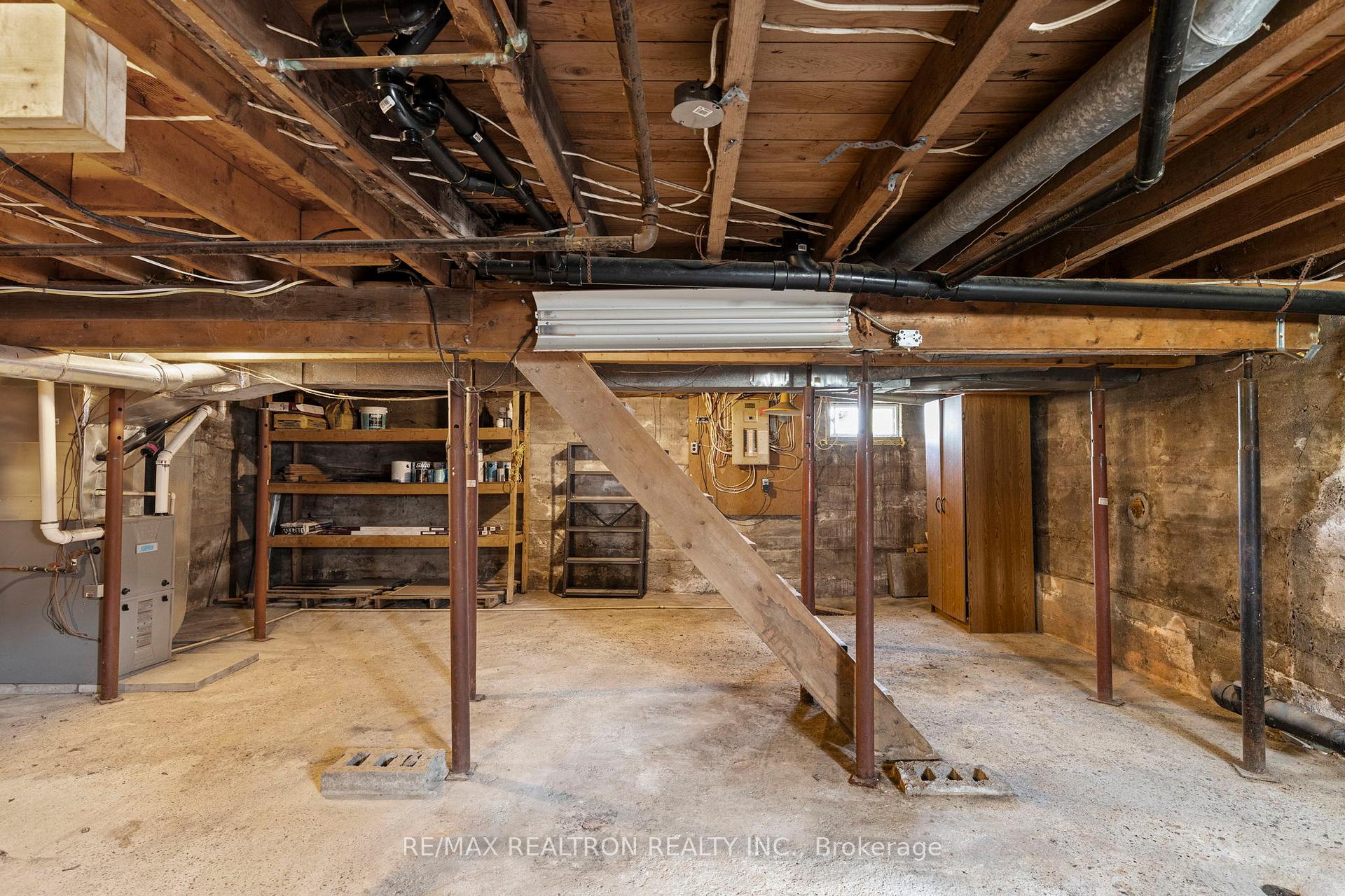 Photo 29 of 370 Arthur Street, Orillia — HOMEH
