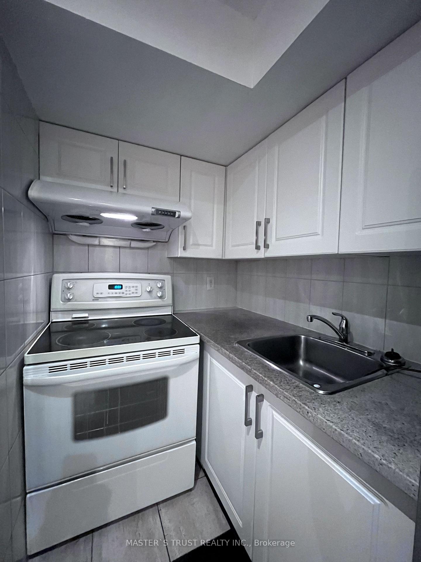Photo 10 of 152 Swan Park Road, Markham, Greensborough — HOMEH