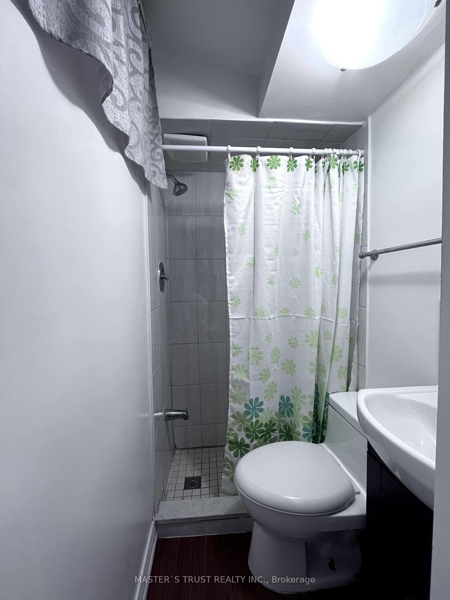 Photo 12 of 152 Swan Park Road, Markham, Greensborough — HOMEH