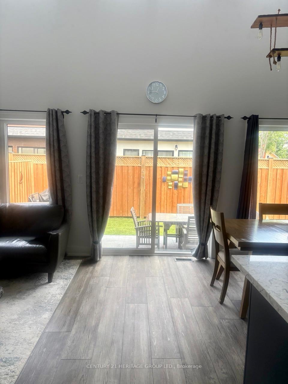 Photo 8 of 44 Ruby Crescent, Orillia — HOMEH
