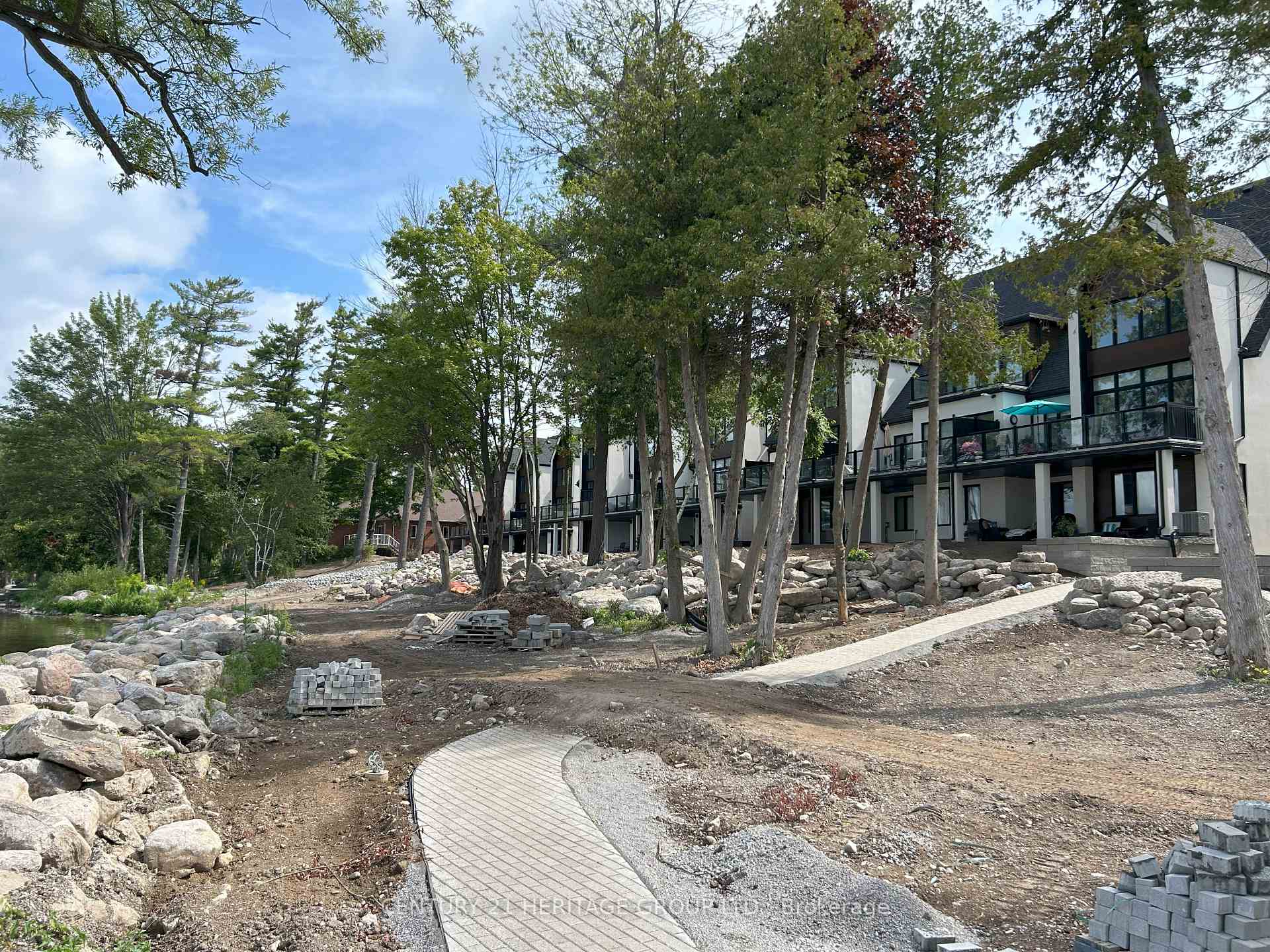 Photo 25 of 44 Ruby Crescent, Orillia — HOMEH
